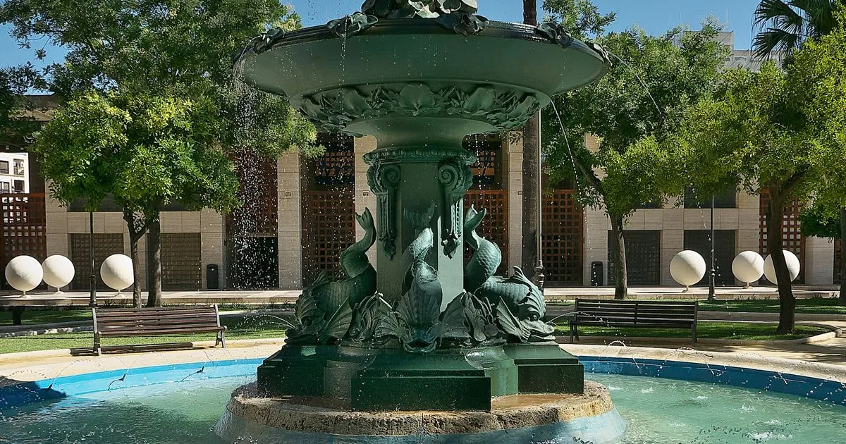 Fuente de los Tritones en los jardines de la Casa Colón de Huelva