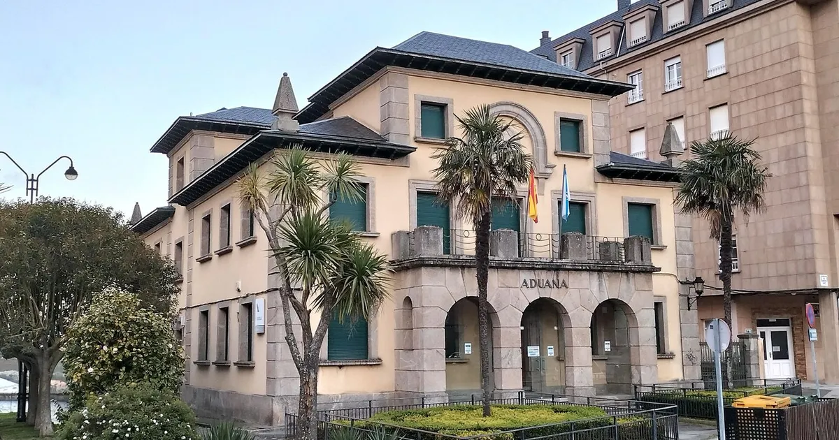 Edificios históricos en el centro de Ribadeo (Lugo)